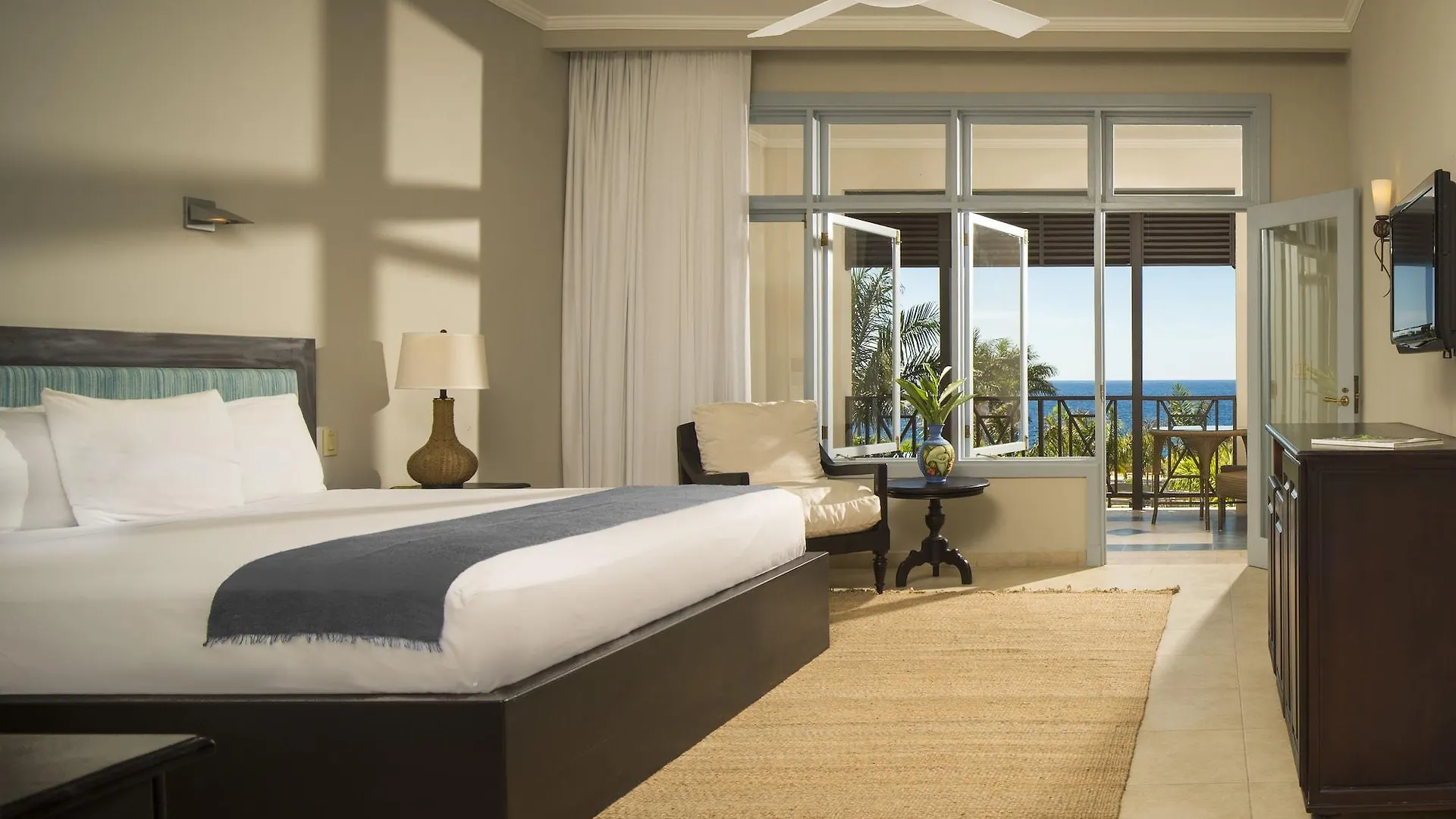 The Cliff Hotel Negril 4*,